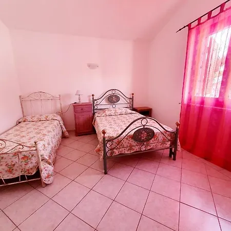Casa Vacanze Nietta Cala Liberotto Exterior photo