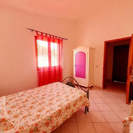 Casa Vacanze Nietta Cala Liberotto Exterior photo