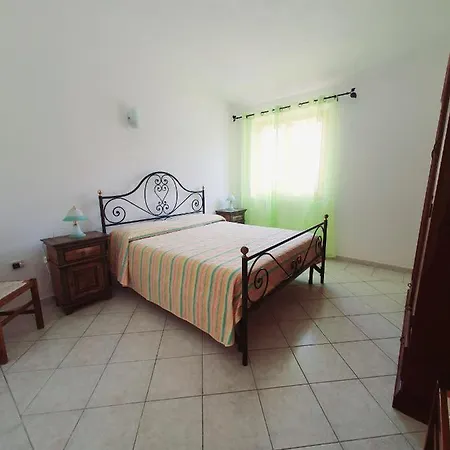 Casa Vacanze Nietta Cala Liberotto Exterior photo